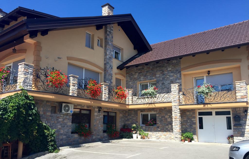 Hotel Samarin Crnomelj Črnomelj Exterior foto